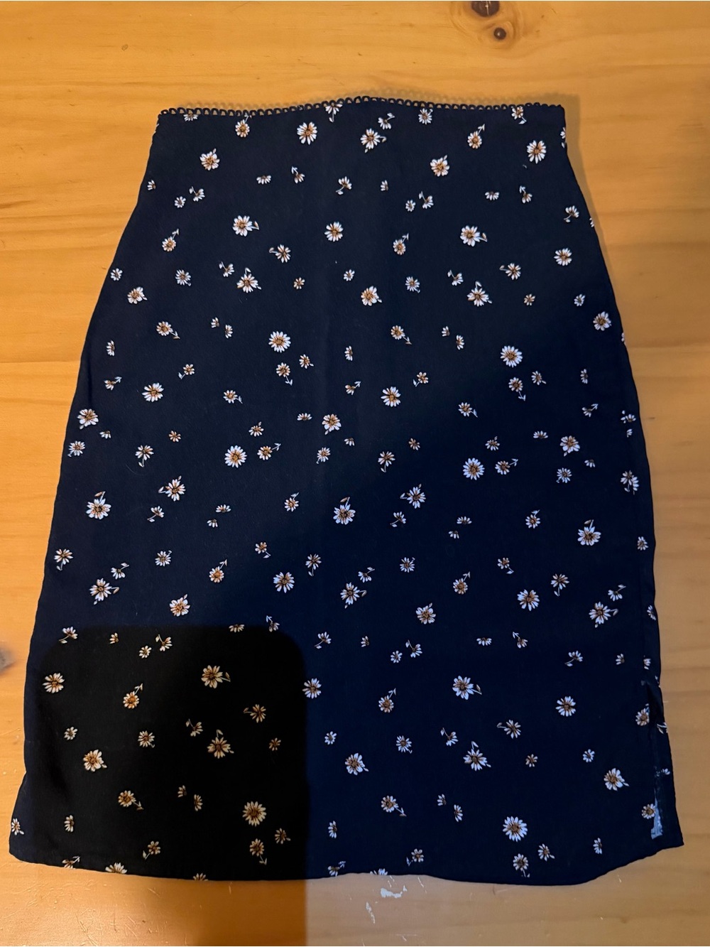 art class Navy Pencil Skirt with White & Yellow Daisy Print